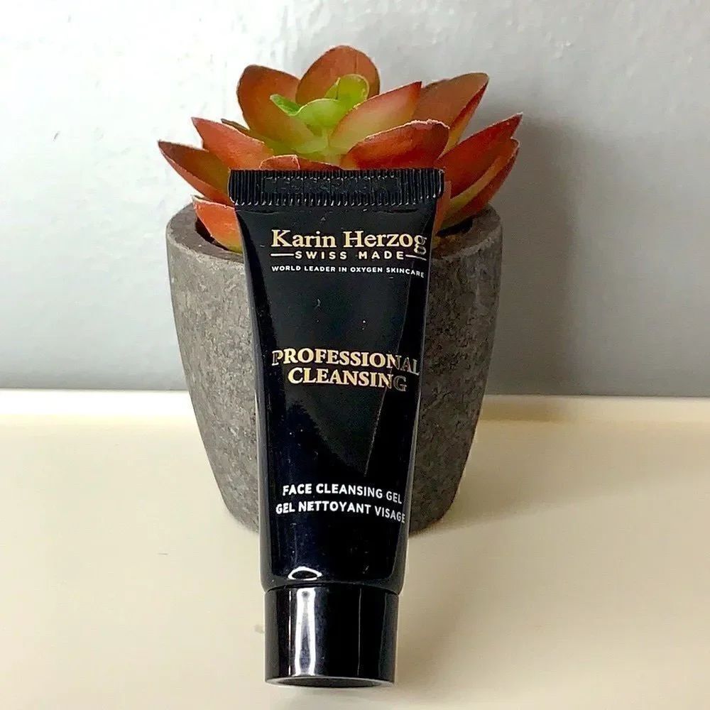 KarinβHerzogβProfessionalΒ CleansingβGel